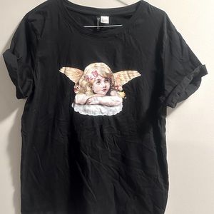 Cute and comfy H&M Divided T-shirt with classic cherub print on front (L)